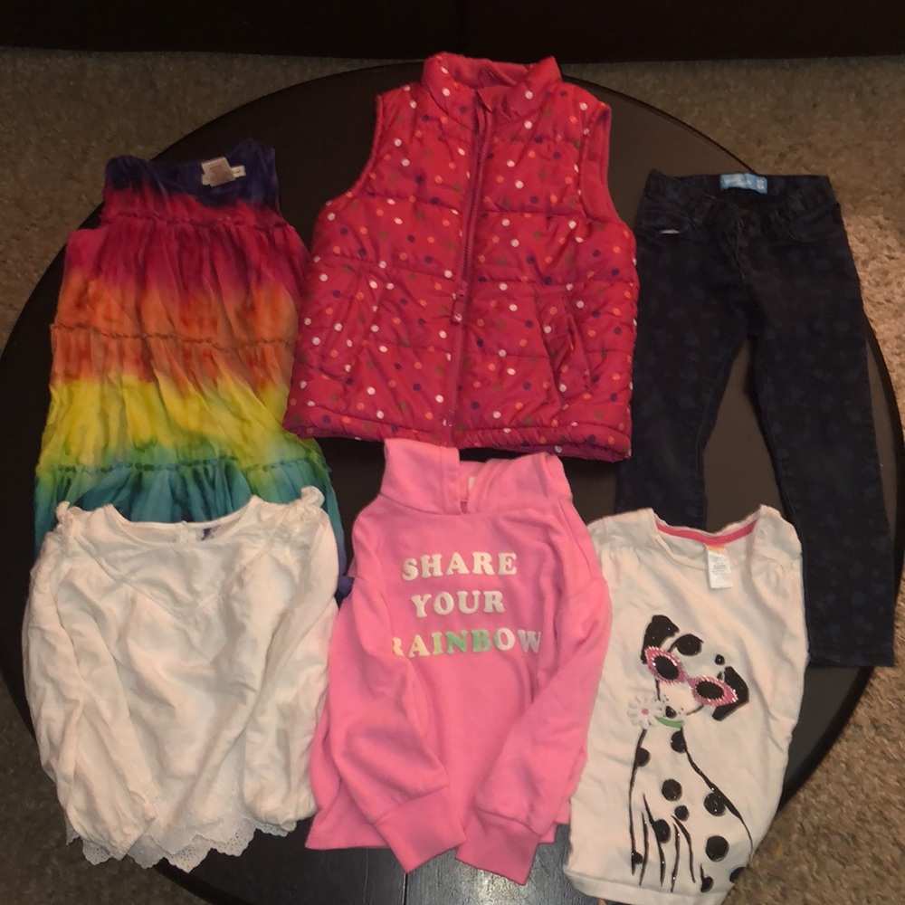Girls 6 Piece Clothing Bundle Size 5!! ✨